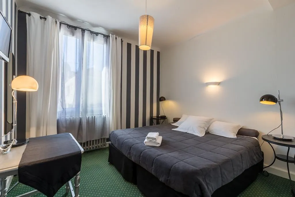 Hotel Le Relais De L'Armagnac Luppé-Violles 3*,